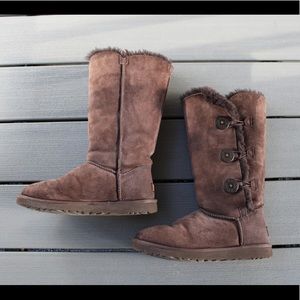 UGG BAILEY BUTTON TRIPLET II BOOT